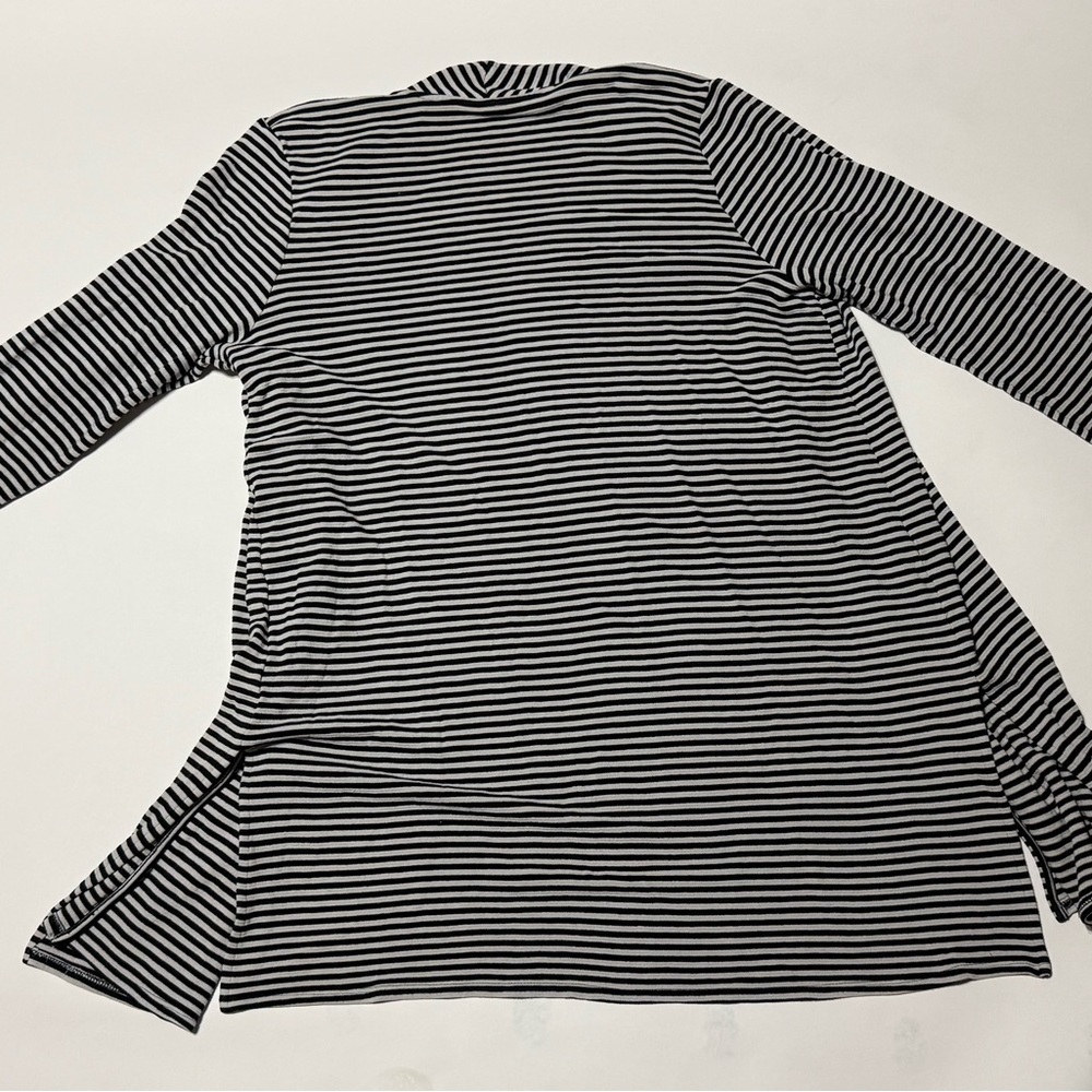J. Jill Black and White Striped Women’s Cardigan Size L great for everyday wear - Picture 2 of 3